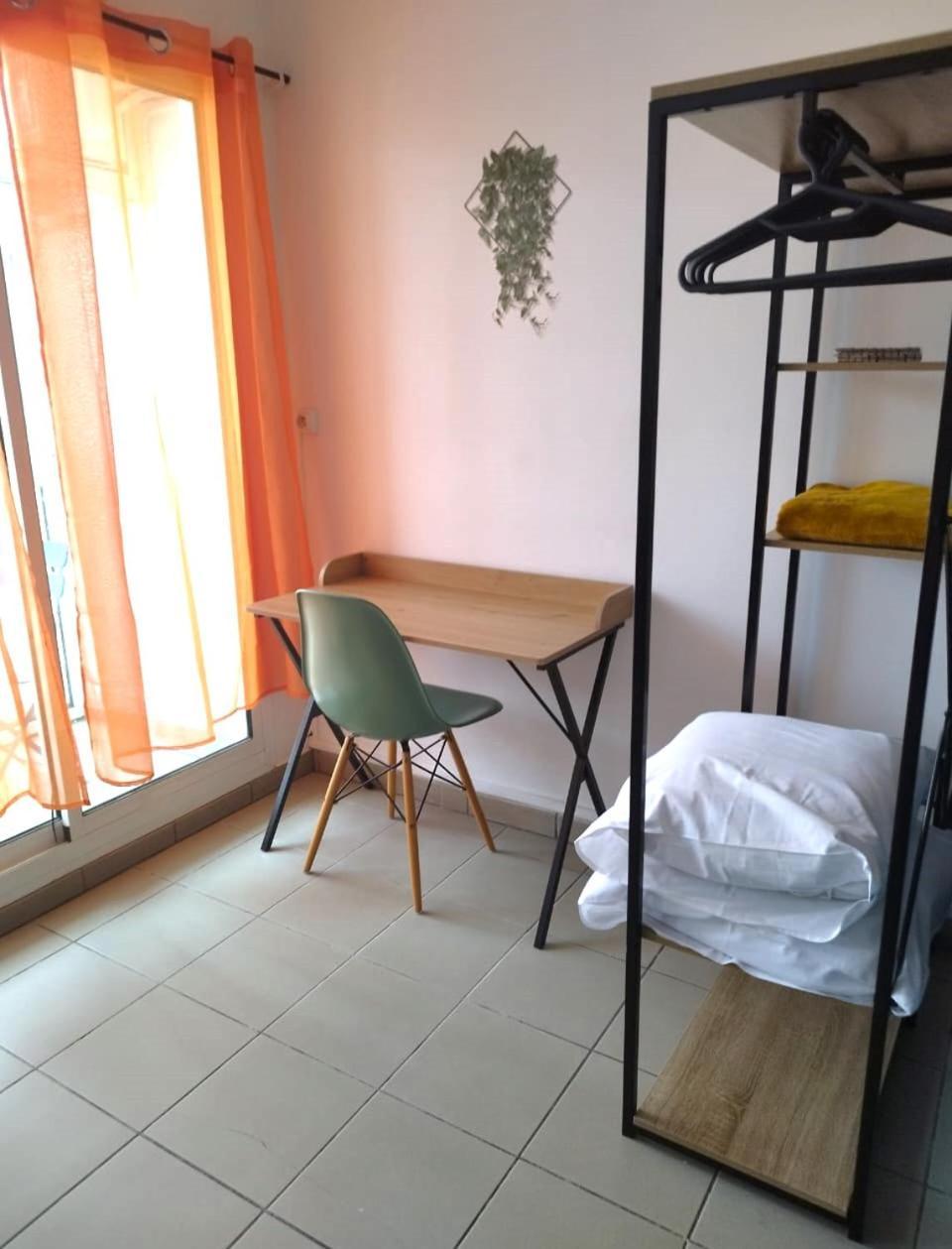 Comme Chez Soi - Studio Tout Equipe - By Sister Home Сен-Дени Экстерьер фото